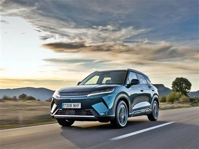 15 BYD дясно{1}}превозни средства вече са на склад в пристанището на Дубай, н...